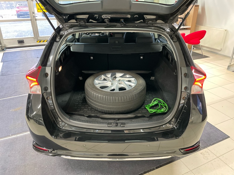 Toyota Auris vaihtoauto
