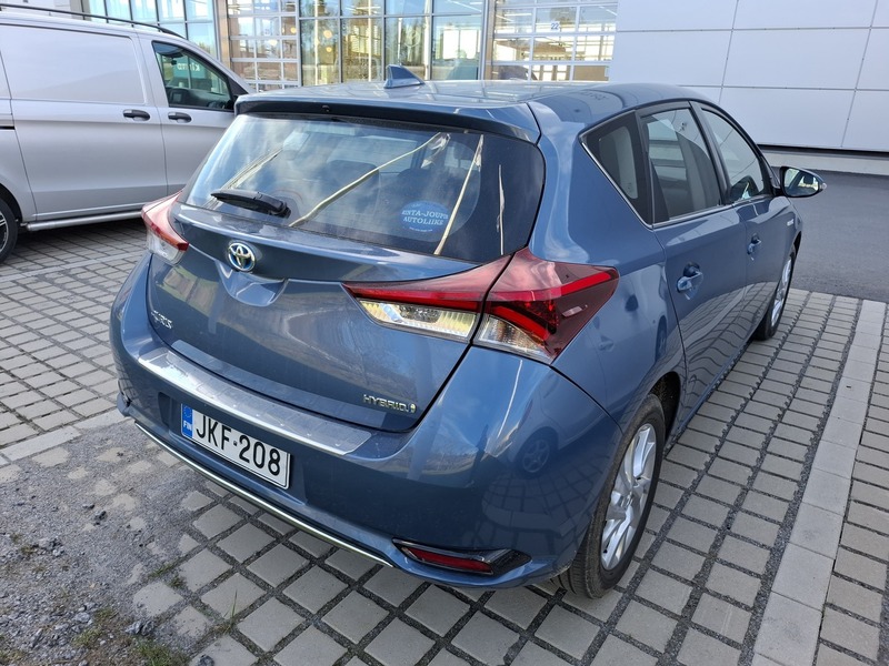 Toyota Auris vaihtoauto