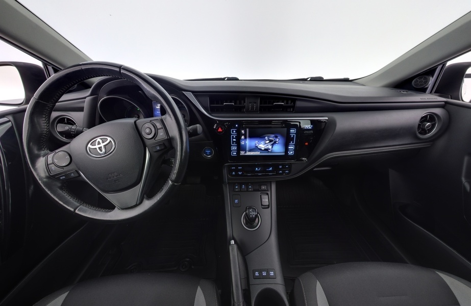 Toyota Auris vaihtoauto