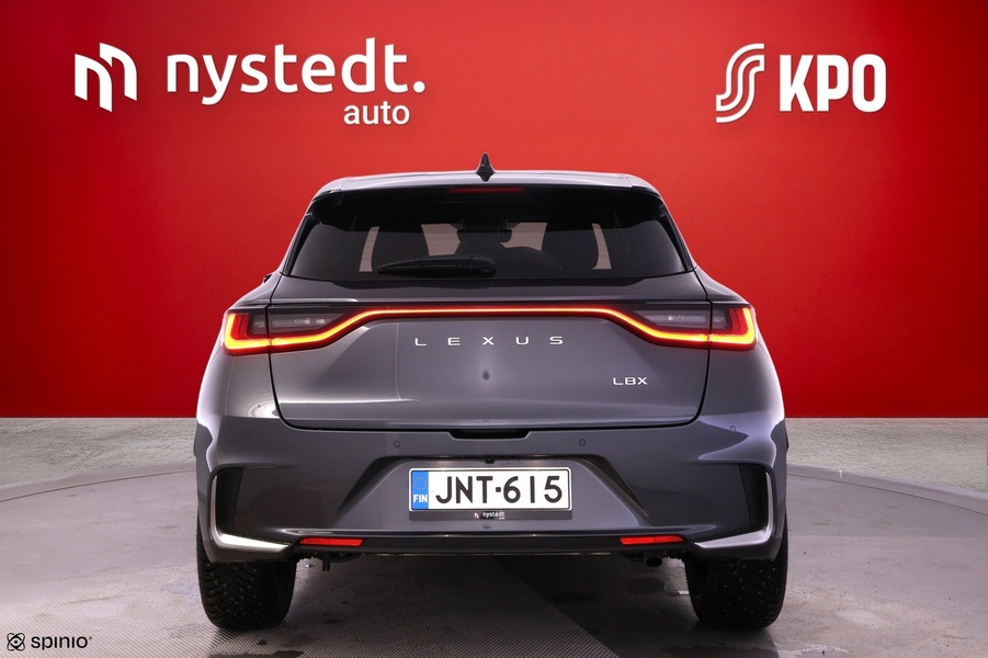 Lexus LBX vaihtoauto