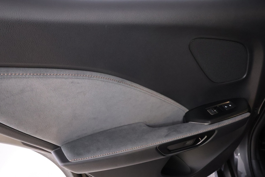 Lexus LBX vaihtoauto