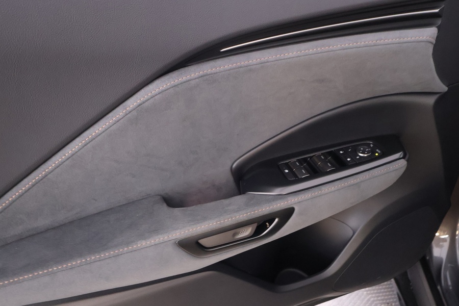 Lexus LBX vaihtoauto