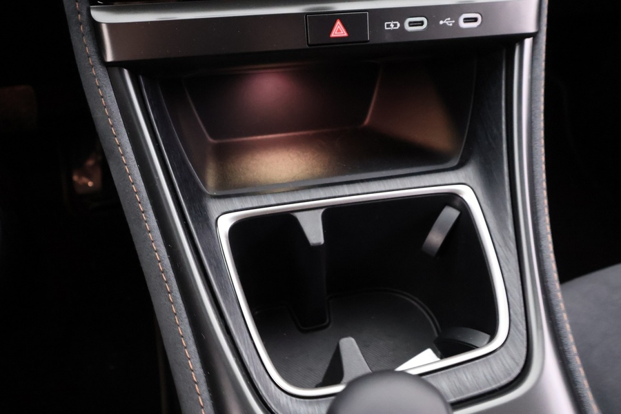 Lexus LBX vaihtoauto