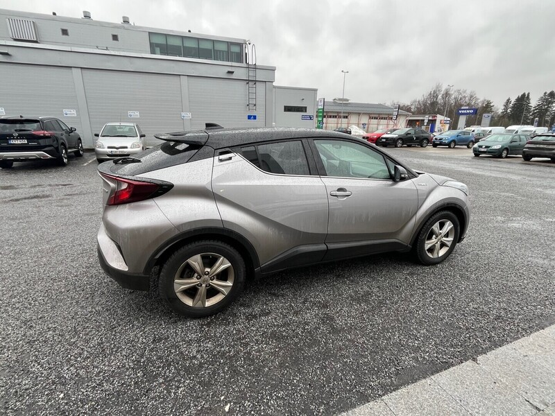 Toyota C-HR vaihtoauto