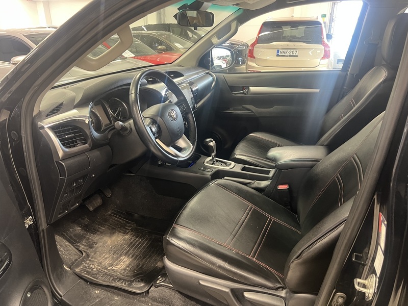 Toyota Hilux vaihtoauto