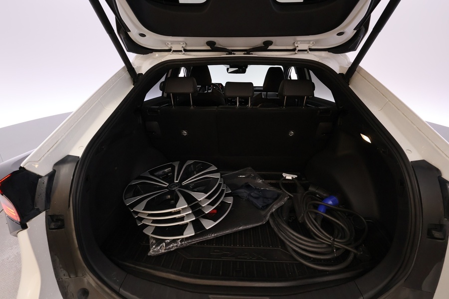 Toyota bZ4X vaihtoauto