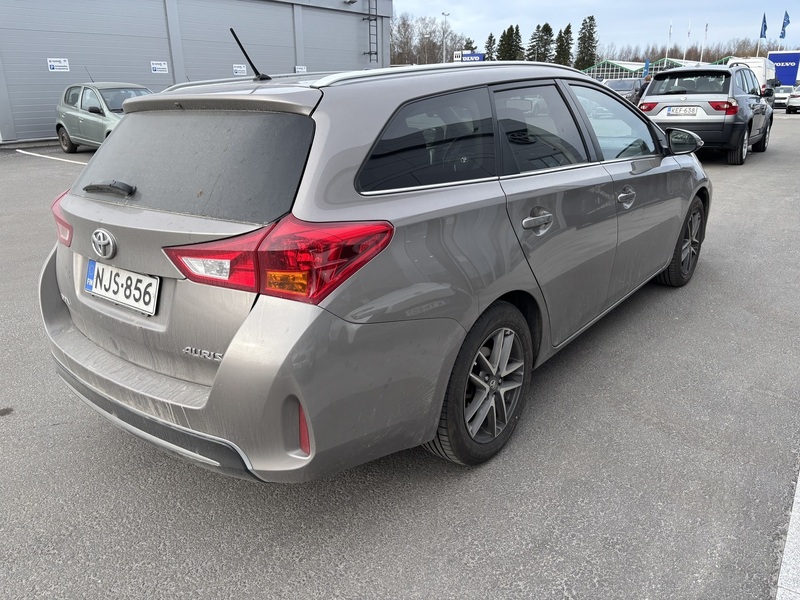 Toyota Auris vaihtoauto
