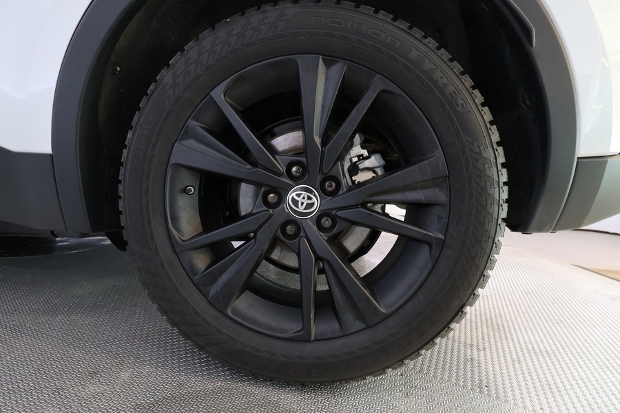 Toyota C-HR vaihtoauto