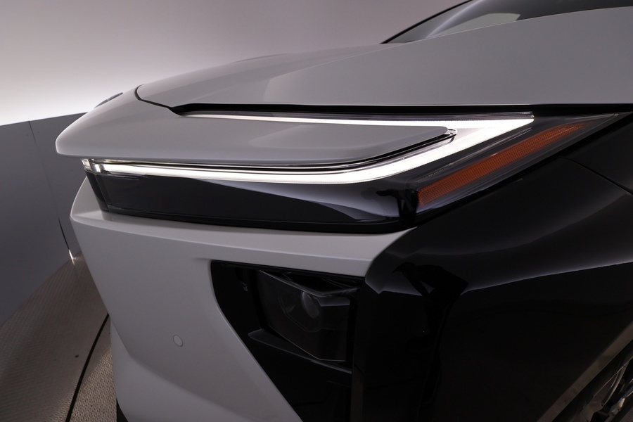 Toyota bZ4X vaihtoauto