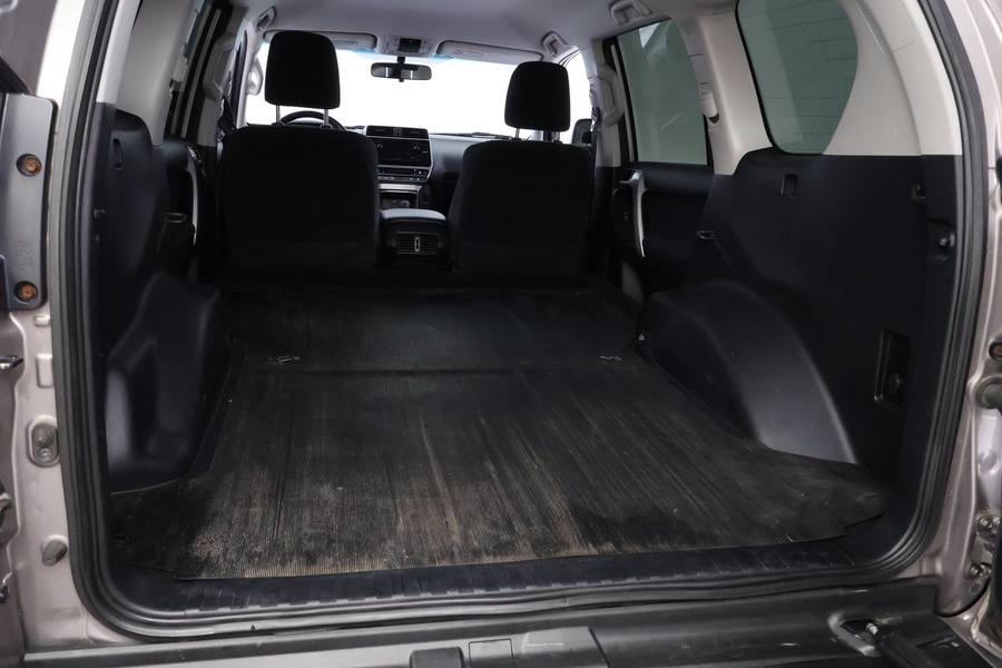 Toyota Land Cruiser vaihtoauto