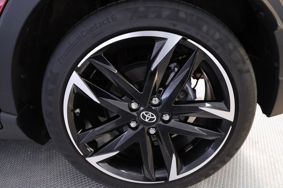 Toyota C-HR vaihtoauto