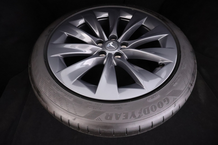 Tesla Model S vaihtoauto