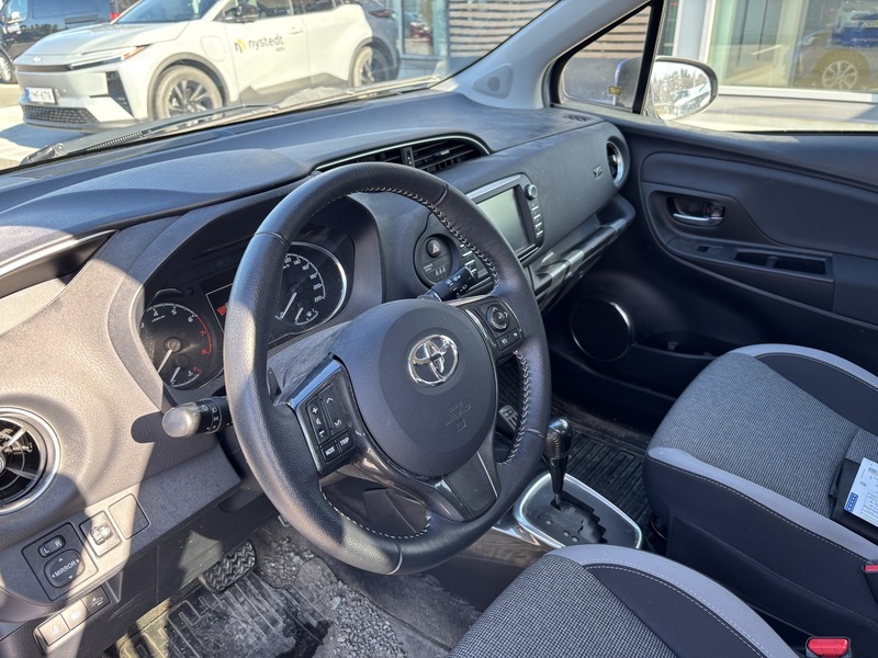 Toyota Yaris vaihtoauto