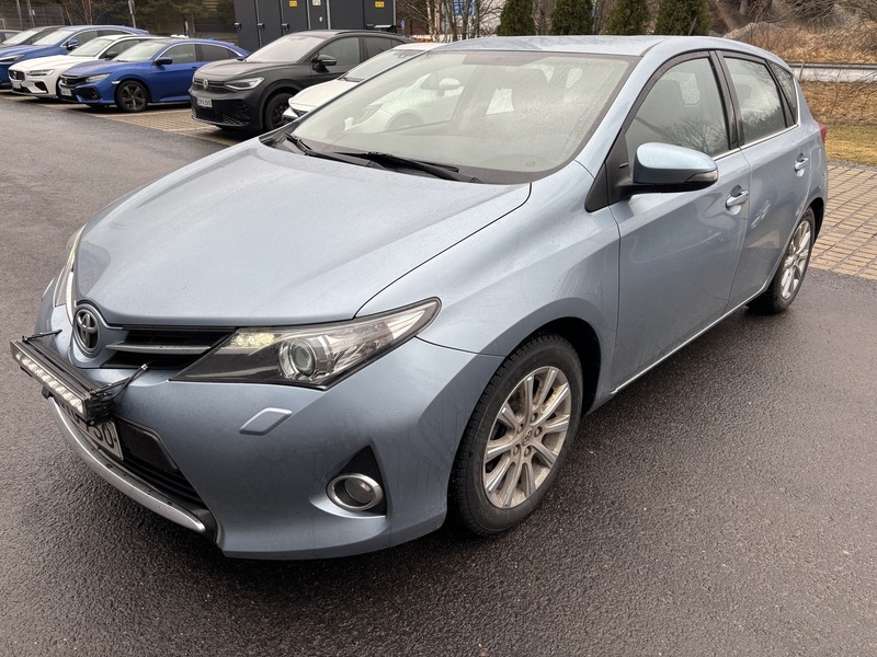 Toyota Auris vaihtoauto