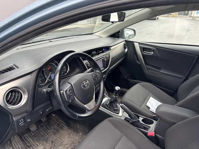 Toyota Auris vaihtoauto