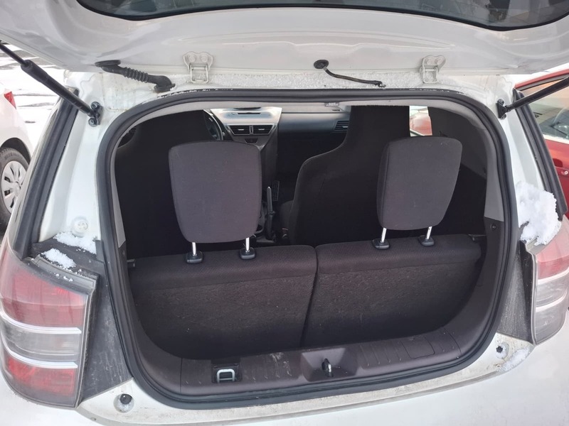 Toyota iQ vaihtoauto