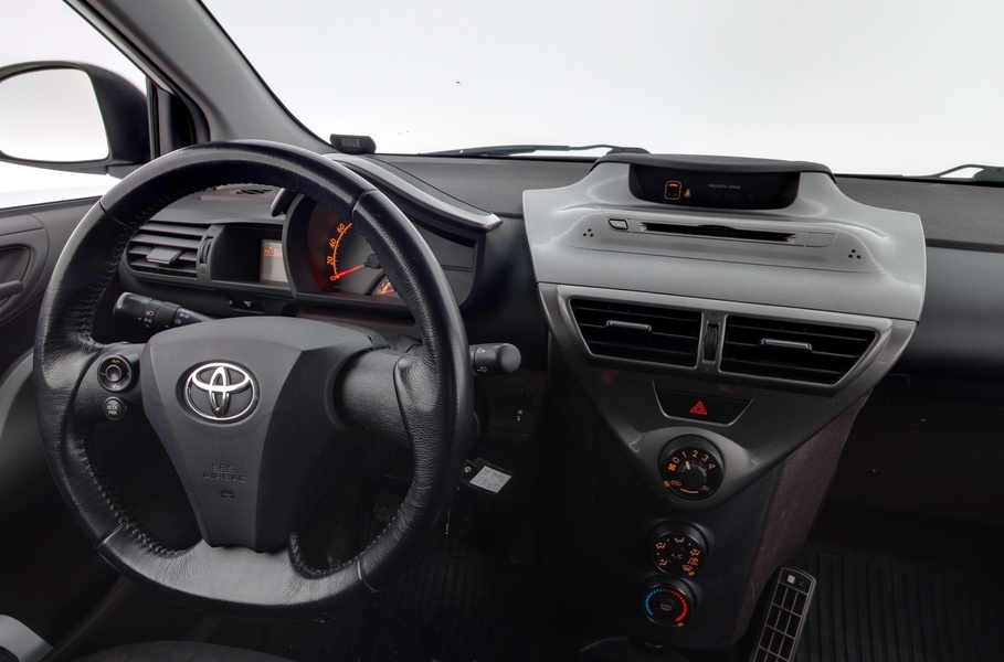 Toyota iQ vaihtoauto