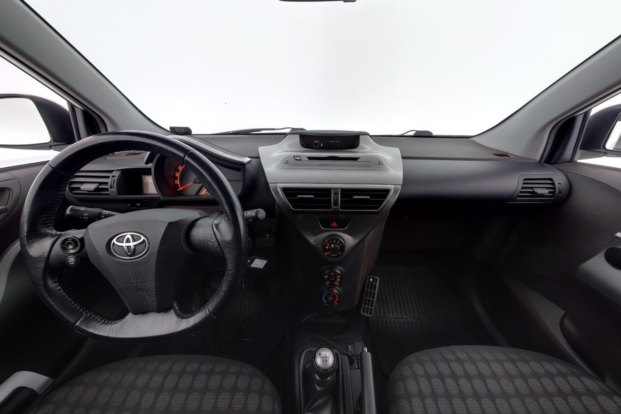 Toyota iQ vaihtoauto