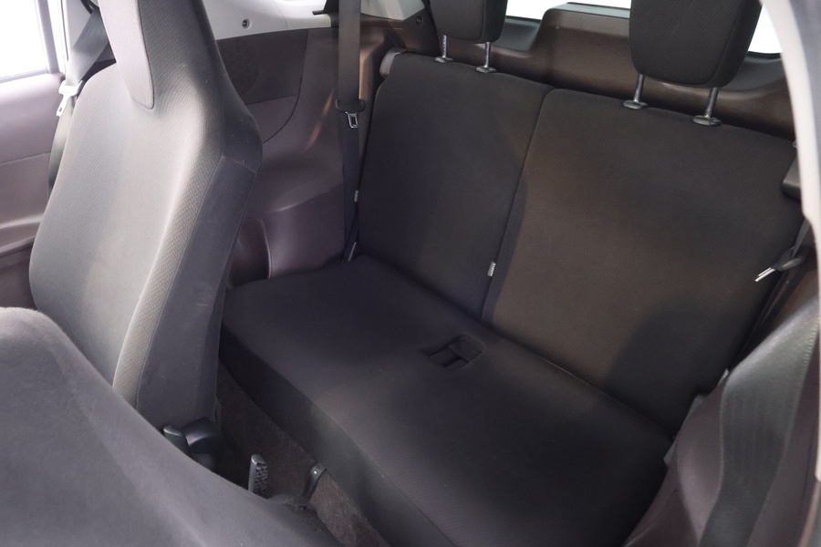 Toyota iQ vaihtoauto