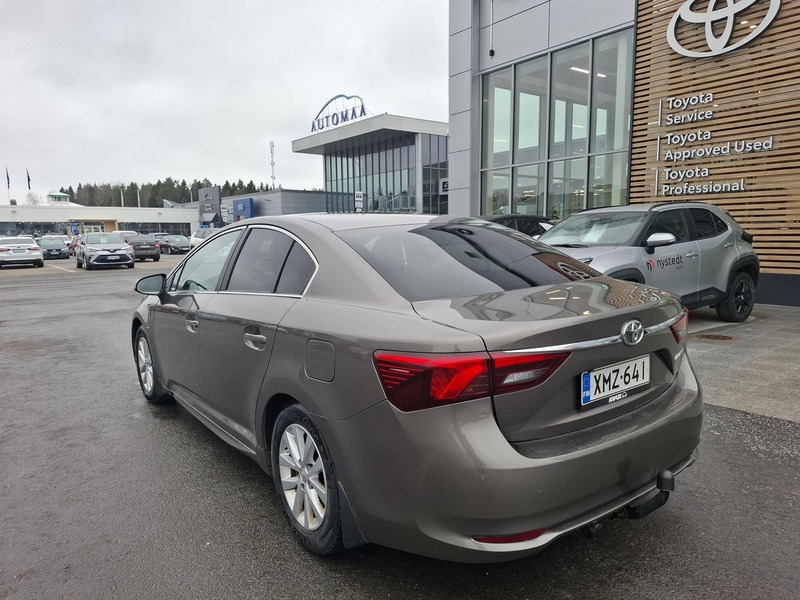 Toyota Avensis vaihtoauto