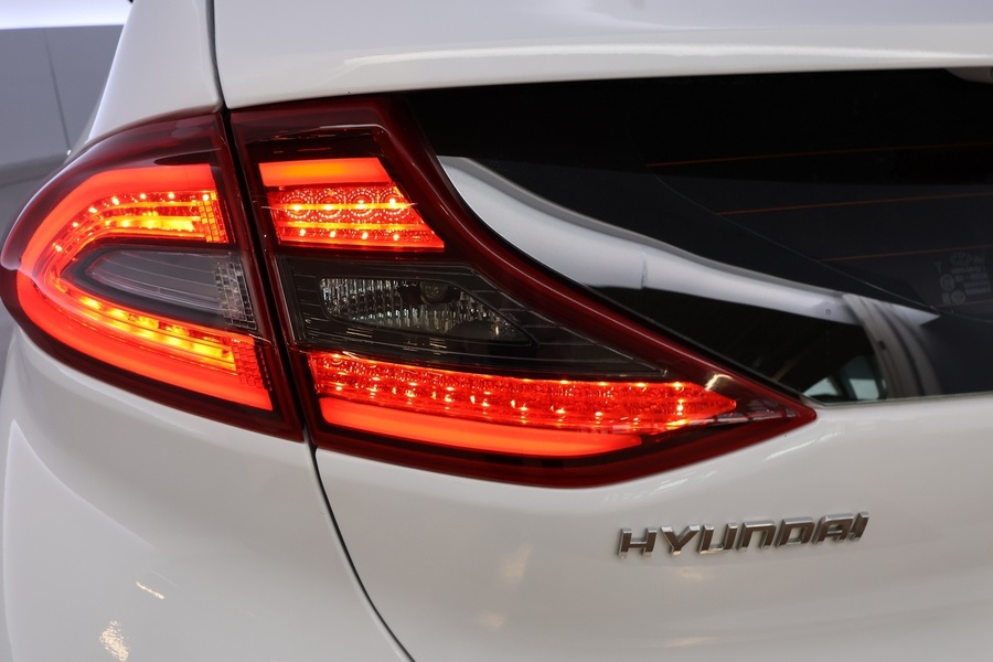 Hyundai IONIQ plug-in vaihtoauto