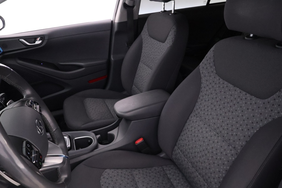 Hyundai IONIQ plug-in vaihtoauto