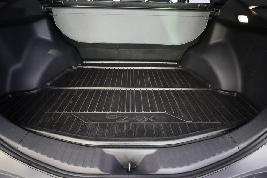 Toyota bZ4X vaihtoauto