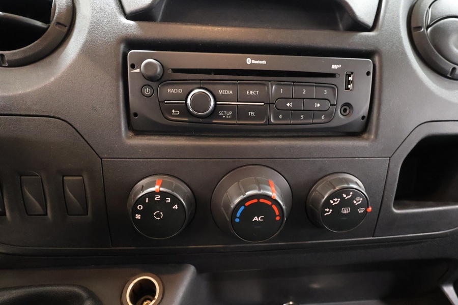 Nissan NV400 vaihtoauto