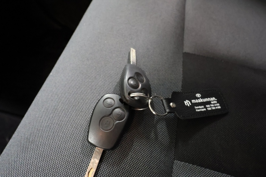 Nissan NV400 vaihtoauto