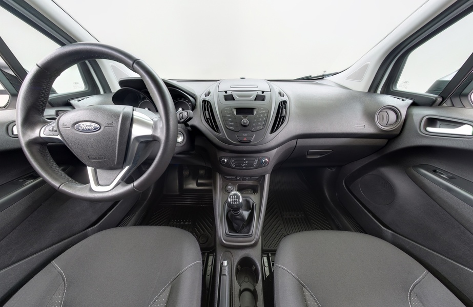 Ford Transit Courier vaihtoauto
