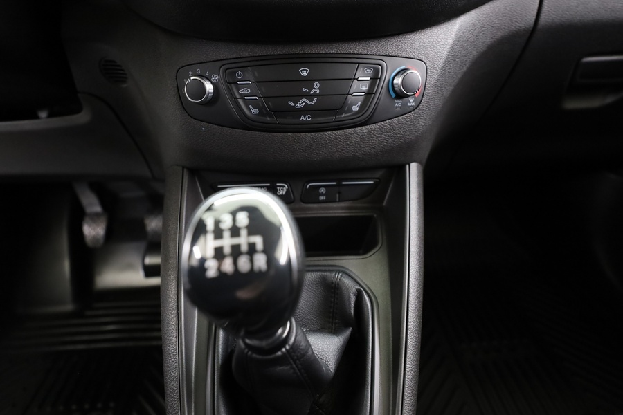 Ford Transit Courier vaihtoauto