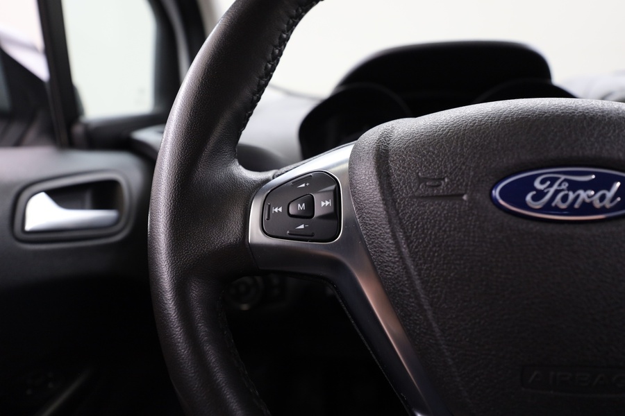 Ford Transit Courier vaihtoauto