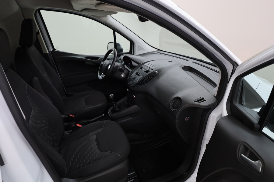 Ford Transit Courier vaihtoauto