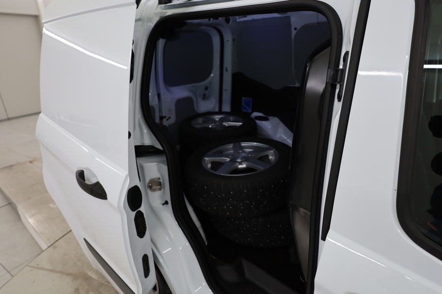 Ford Transit Courier vaihtoauto