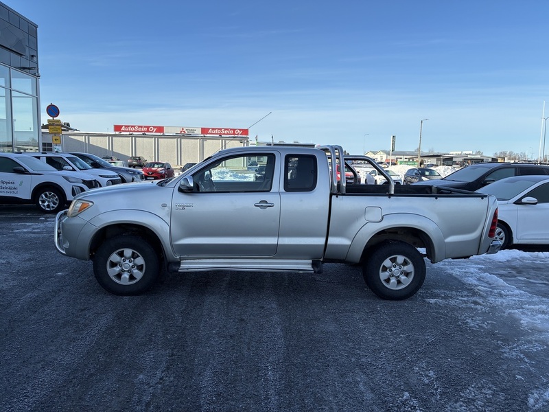 Toyota Hilux vaihtoauto