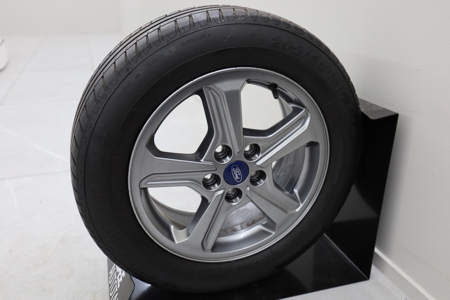 Ford Grand Tourneo Connect vaihtoauto