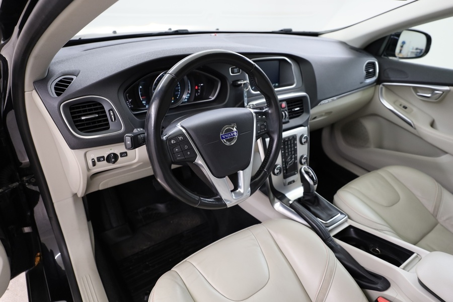 Volvo V40 Cross Country vaihtoauto