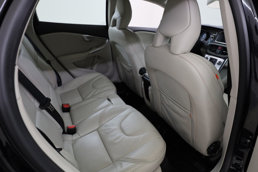 Volvo V40 Cross Country vaihtoauto