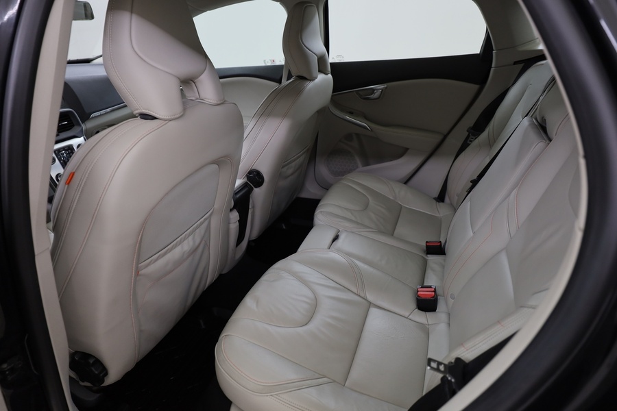 Volvo V40 Cross Country vaihtoauto