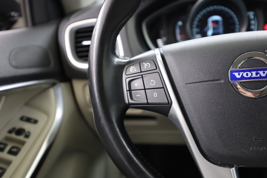 Volvo V40 Cross Country vaihtoauto