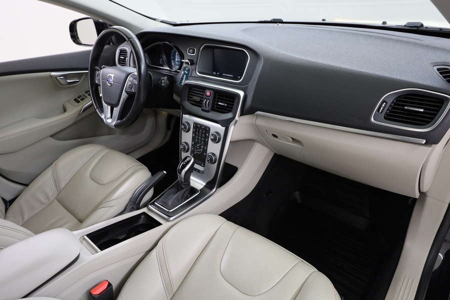Volvo V40 Cross Country vaihtoauto