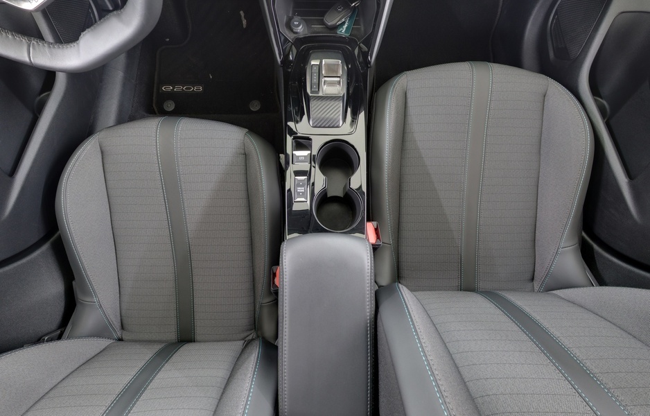 Peugeot e-208 vaihtoauto