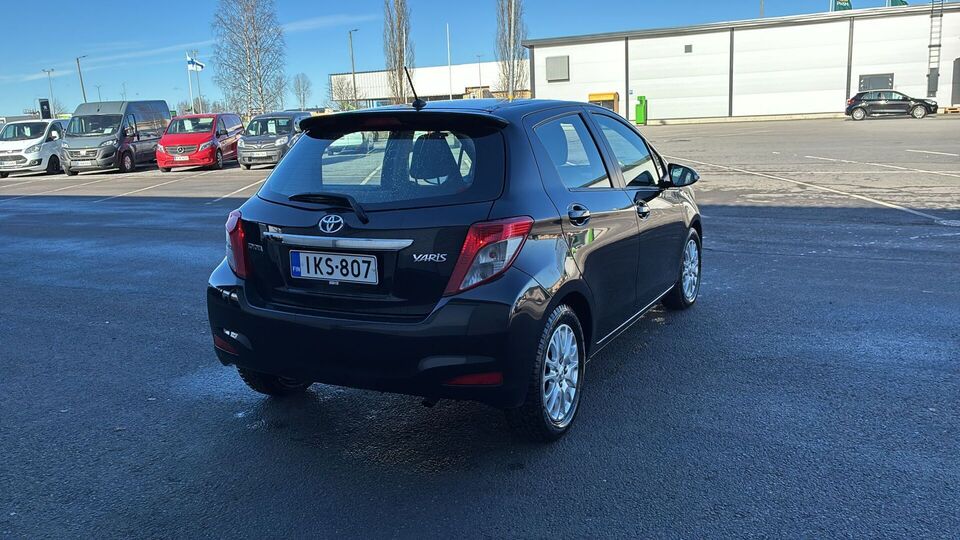 Toyota Yaris vaihtoauto