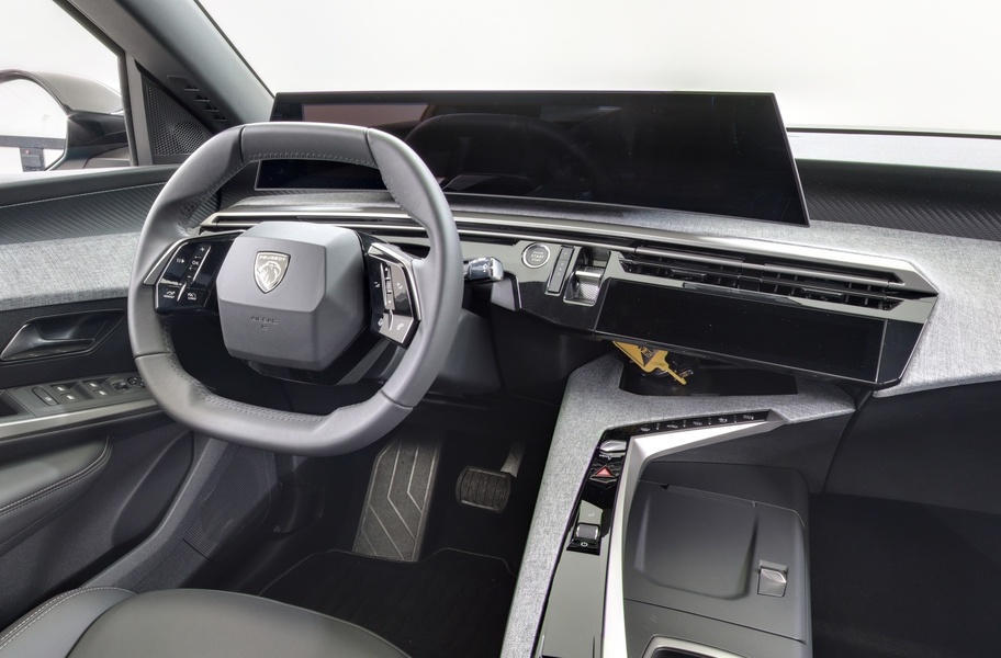 Peugeot E-3008 vaihtoauto