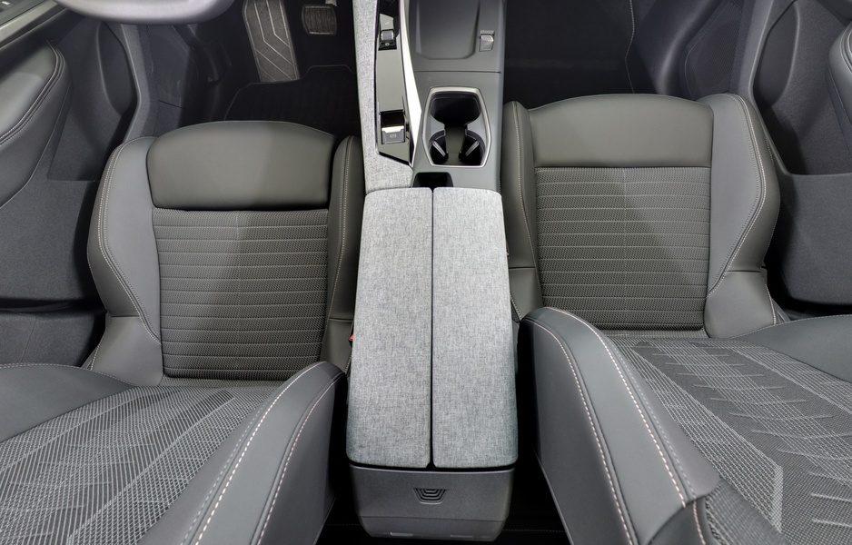 Peugeot E-3008 vaihtoauto