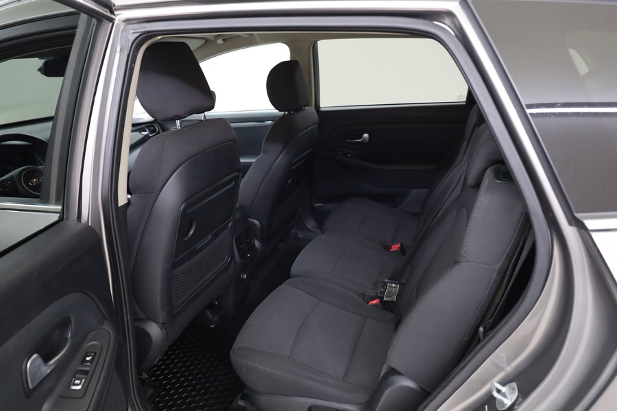 Kia Carens vaihtoauto