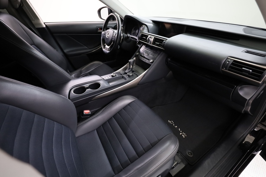 Lexus IS vaihtoauto