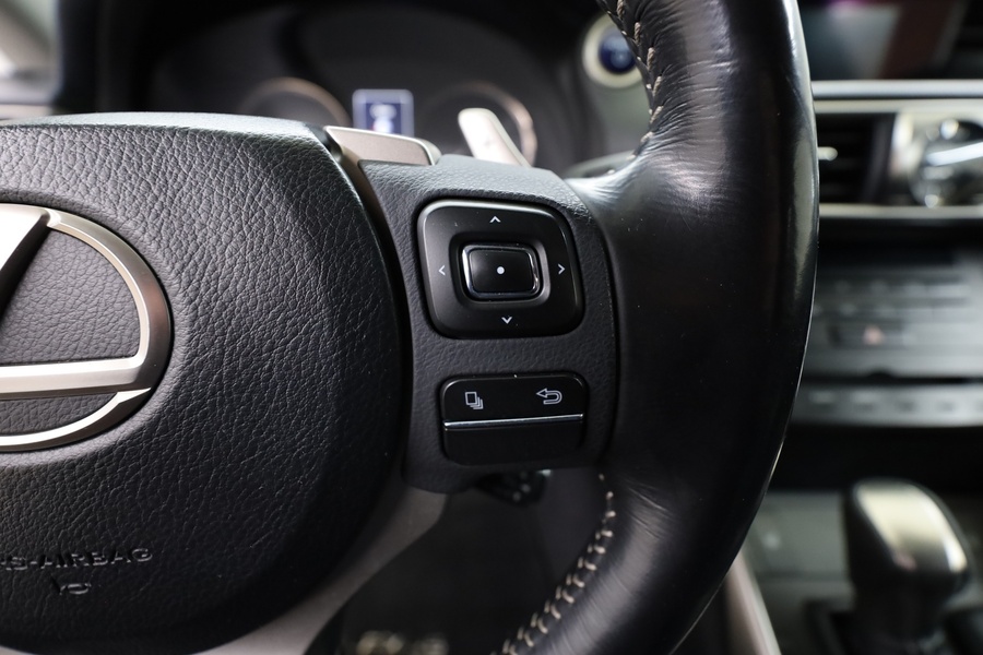 Lexus IS vaihtoauto