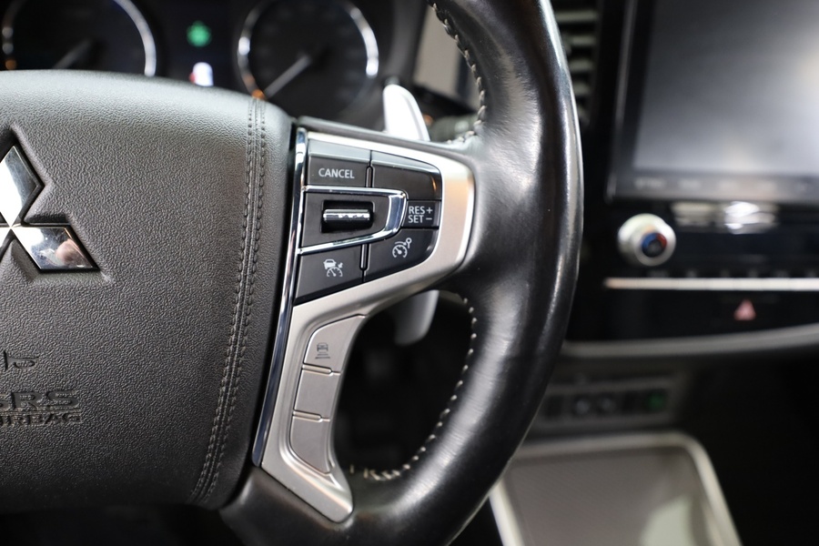 Mitsubishi Outlander PHEV vaihtoauto