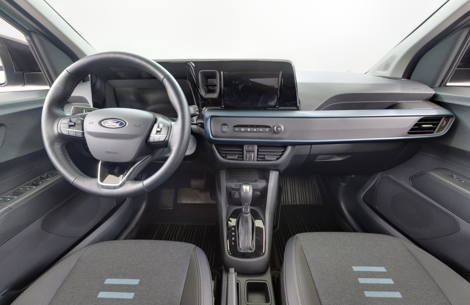 Ford Tourneo Courier vaihtoauto